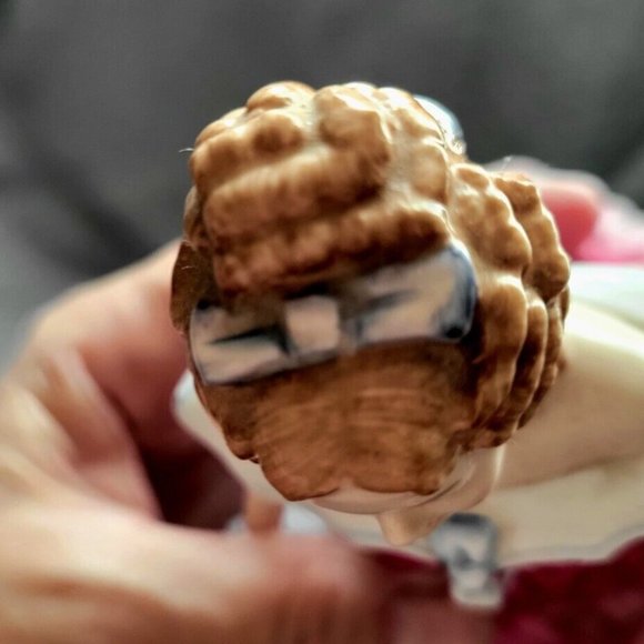 Gorgeous Royal Dulton sweet 16 figurine - Picture 3 of 10